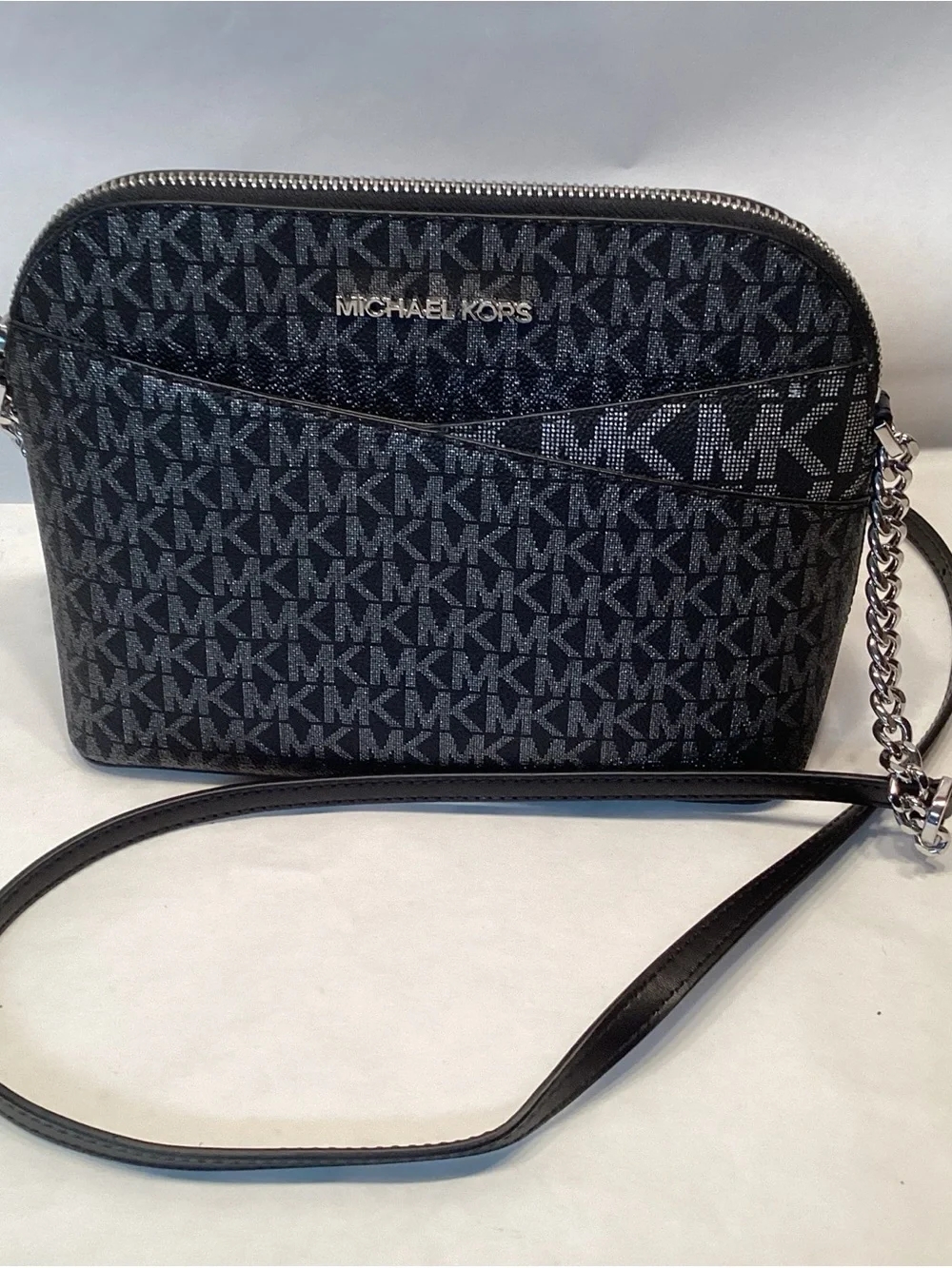 Michael Kors Black Jet Set Travel MD Dome Crossbody Bag Excellent Condition